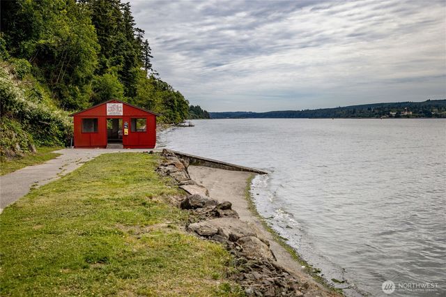 34599 Bridge View Drive NE, Kingston, WA 98346