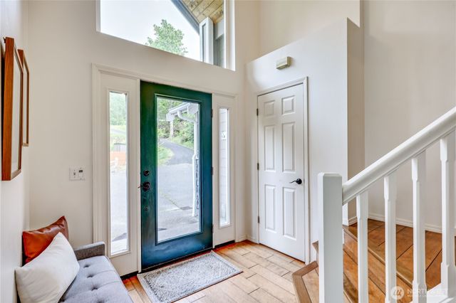 34599 Bridge View Drive NE, Kingston, WA 98346