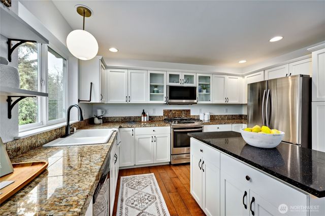 34599 Bridge View Drive NE, Kingston, WA 98346