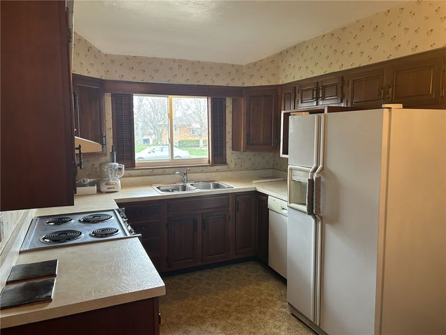 1912 Echo Wood Court, Kettering, OH 45429