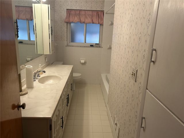 1912 Echo Wood Court, Kettering, OH 45429