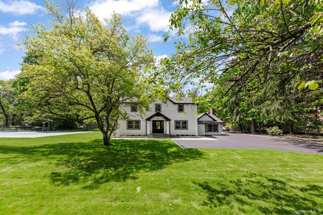 75 Centerport Road, Greenlawn, NY 11740