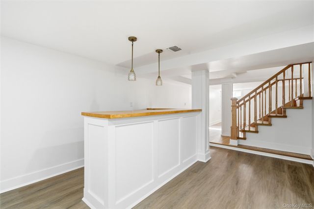 75 Centerport Road, Greenlawn, NY 11740