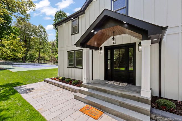 75 Centerport Road, Greenlawn, NY 11740