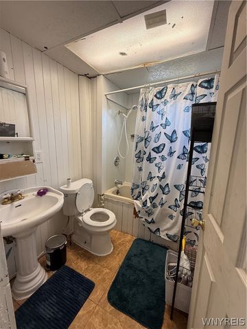 2921 Mckoon Avenue, Niagara Falls, NY 14305