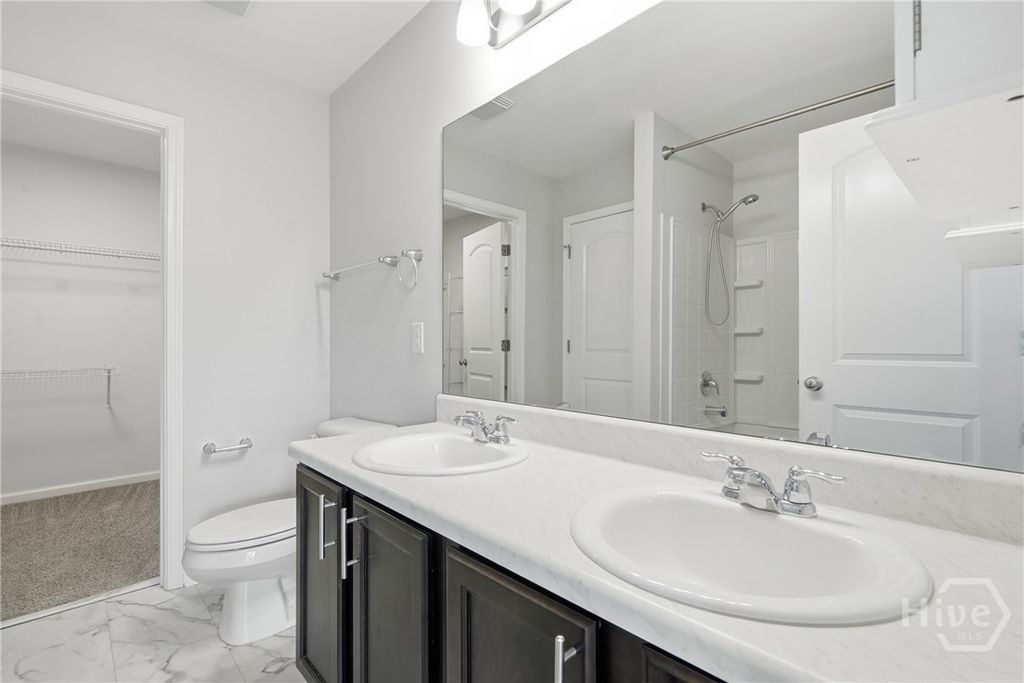Image 17 of property listing at 295 Cantle Drive, Richmond Hill, GA 31324