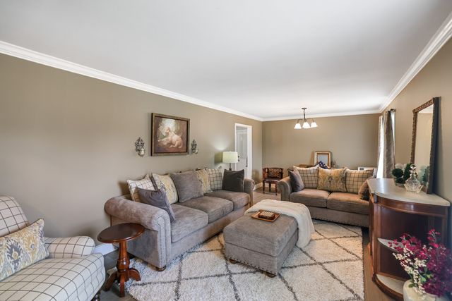 512 Shadow Dr, Shelbyville, TN 37160