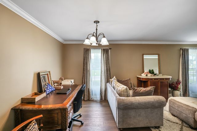 512 Shadow Dr, Shelbyville, TN 37160