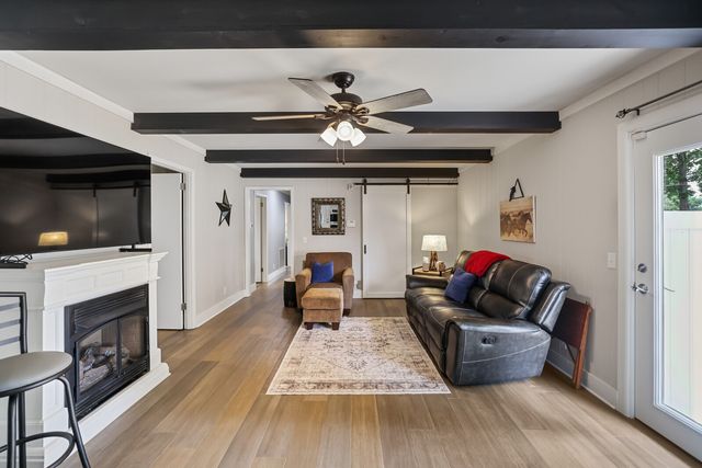 512 Shadow Dr, Shelbyville, TN 37160