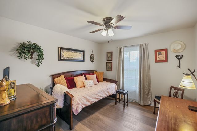 512 Shadow Dr, Shelbyville, TN 37160