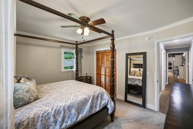 512 Shadow Dr, Shelbyville, TN 37160