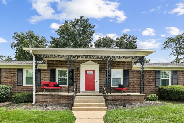 512 Shadow Dr, Shelbyville, TN 37160