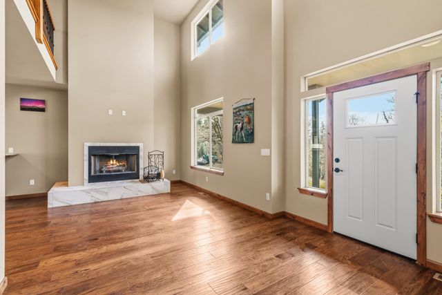 12594 McNeil Creek Road, Trail, OR 97541