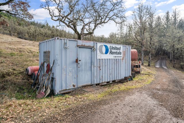 12594 McNeil Creek Road, Trail, OR 97541