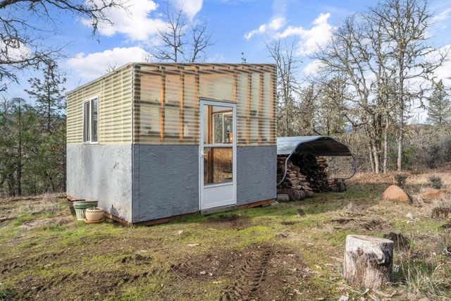 12594 McNeil Creek Road, Trail, OR 97541