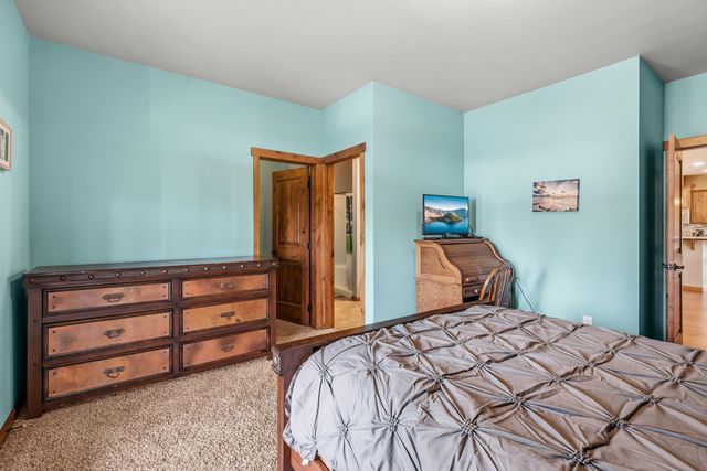 12594 McNeil Creek Road, Trail, OR 97541