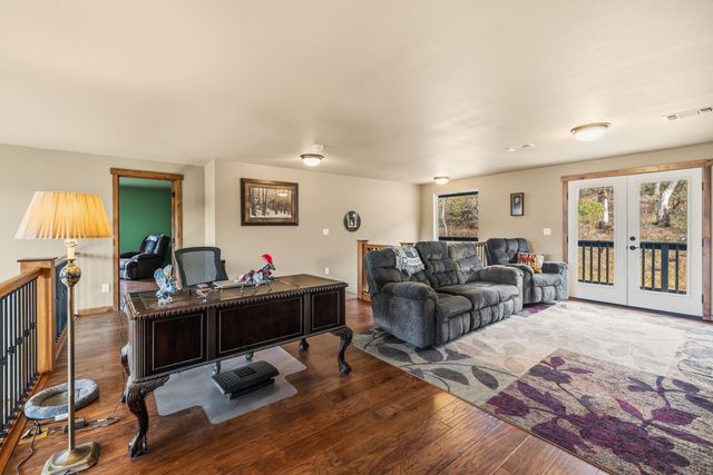 12594 McNeil Creek Road, Trail, OR 97541