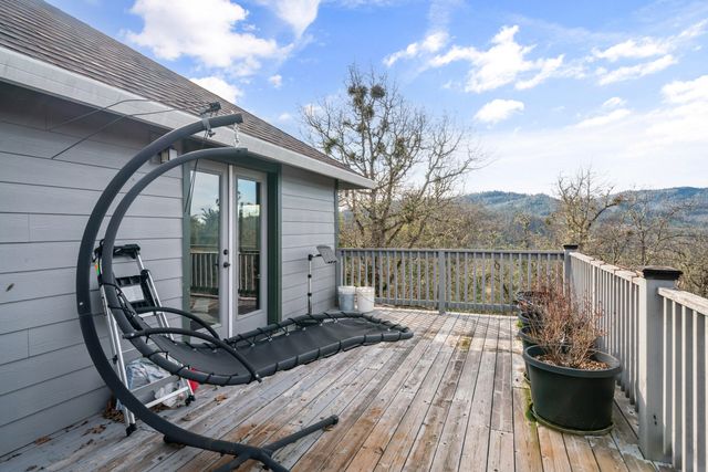 12594 McNeil Creek Road, Trail, OR 97541