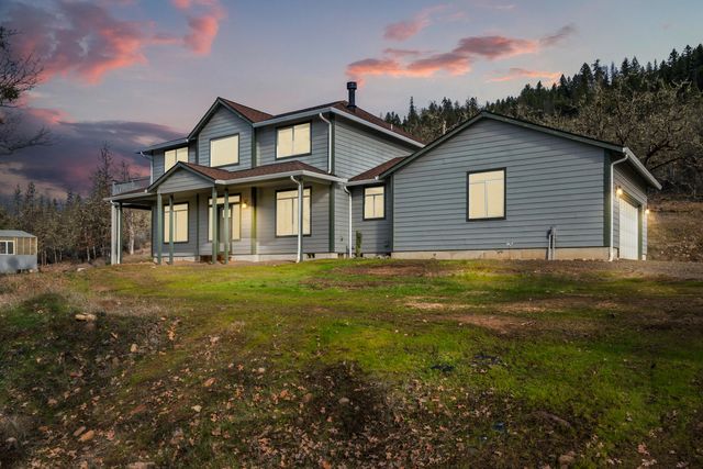 12594 McNeil Creek Road, Trail, OR 97541