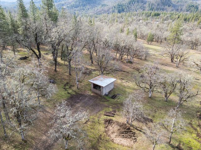 12594 McNeil Creek Road, Trail, OR 97541