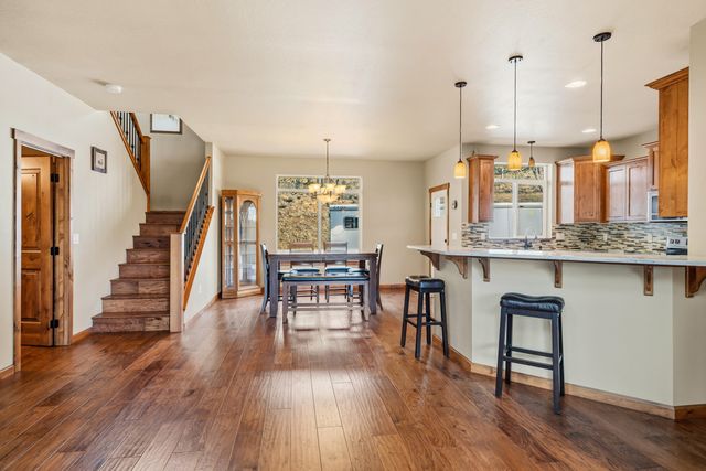 12594 McNeil Creek Road, Trail, OR 97541