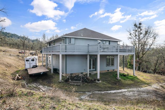 12594 McNeil Creek Road, Trail, OR 97541