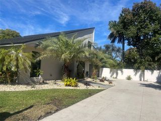 7831 NW 4th Street, Plantation, FL 33324