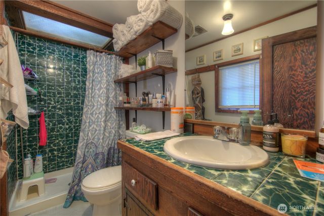 8409 Washington Boulevard SW, Lakewood, WA 98498