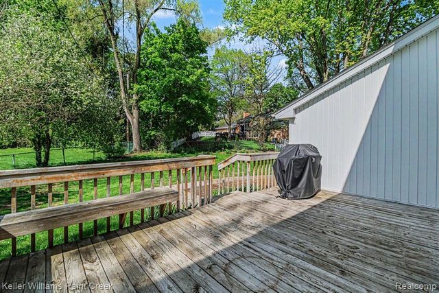 914 Croydon Road, Rochester Hills, MI 48309