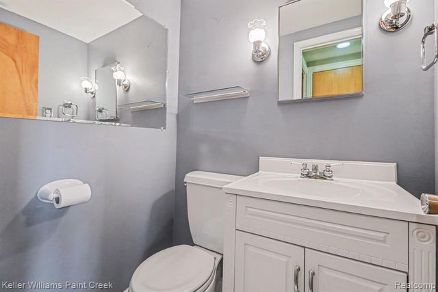 914 Croydon Road, Rochester Hills, MI 48309