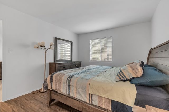 7431 Holly Hill Drive 215, Dallas, TX 75231