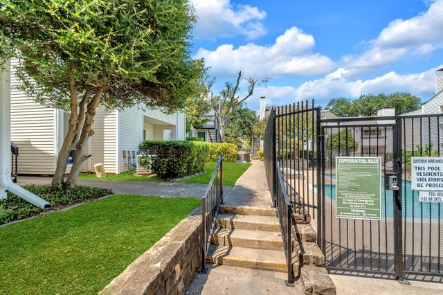7431 Holly Hill Drive 215, Dallas, TX 75231