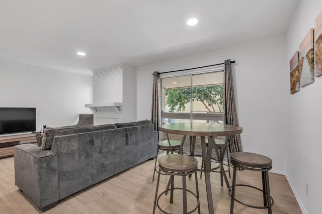 7431 Holly Hill Drive 215, Dallas, TX 75231