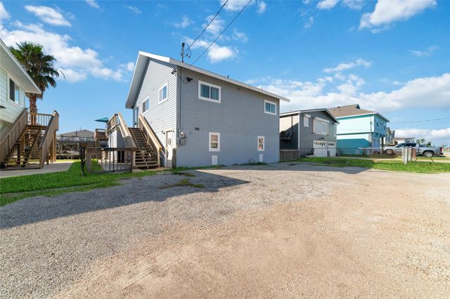 196 Barracuda Street, Bayou Vista, TX 77563