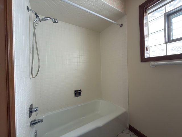 7700 Apple Tree Lane, Willowbrook, IL 60527