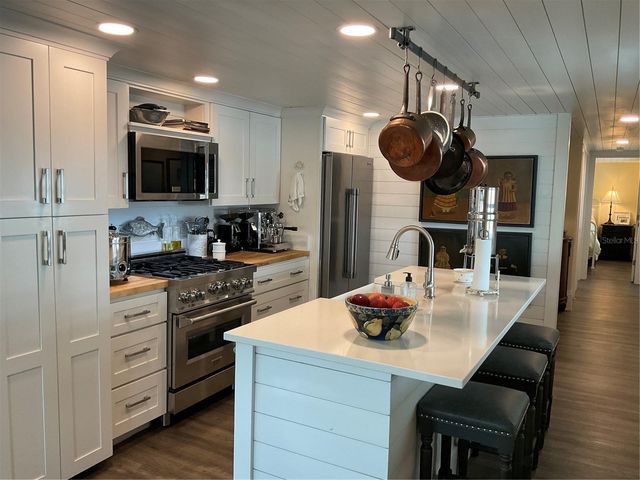 18675 US HIGHWAY 19 N 132, Clearwater, FL 33764