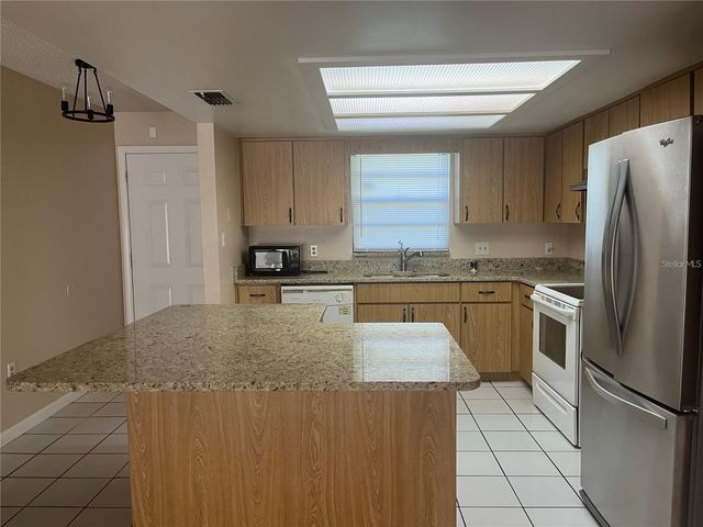 2112 W MARTIN STREET, Kissimmee, FL 34741