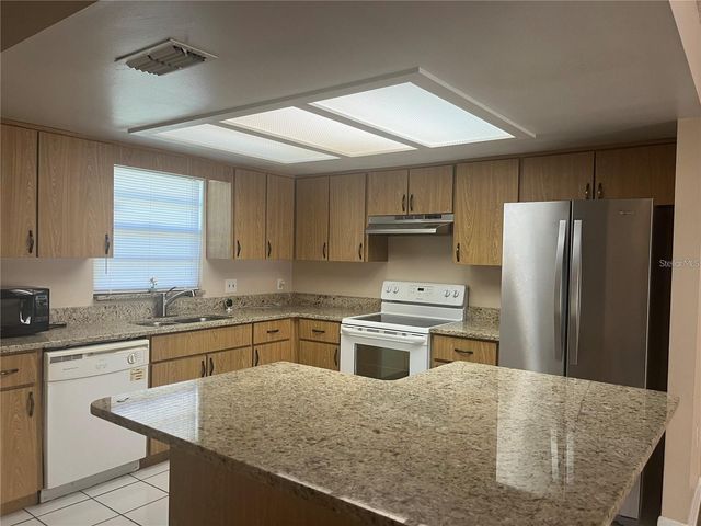 2112 W MARTIN STREET, Kissimmee, FL 34741
