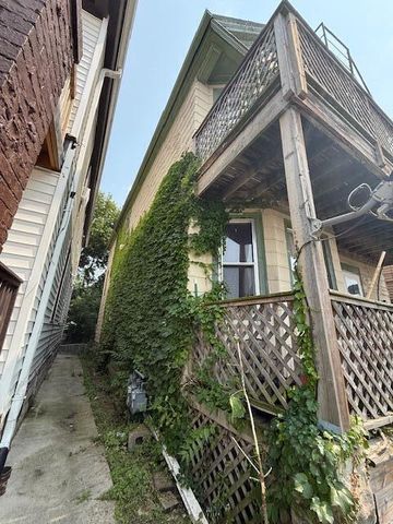 2370 S 18th STREET #2370A, Milwaukee, WI 53215