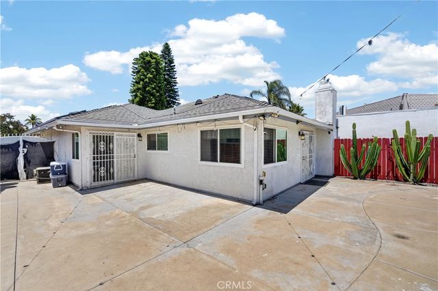 2204 Wilkie Dr, Pomona, CA 91767