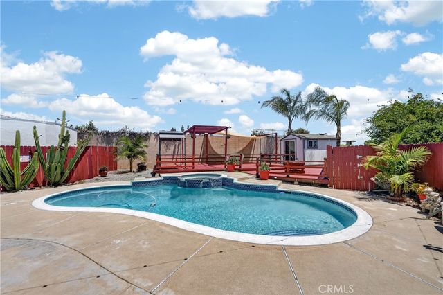 2204 Wilkie Dr, Pomona, CA 91767