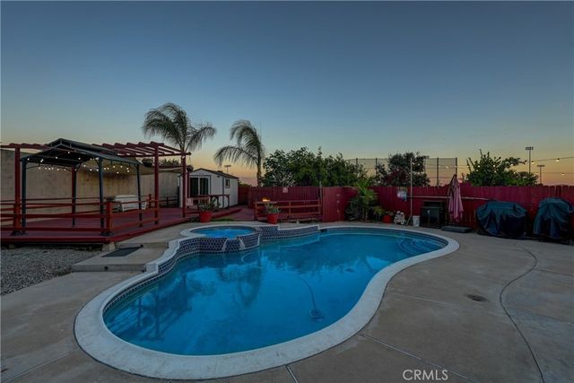 2204 Wilkie Dr, Pomona, CA 91767