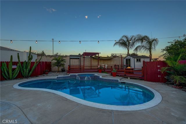 2204 Wilkie Dr, Pomona, CA 91767