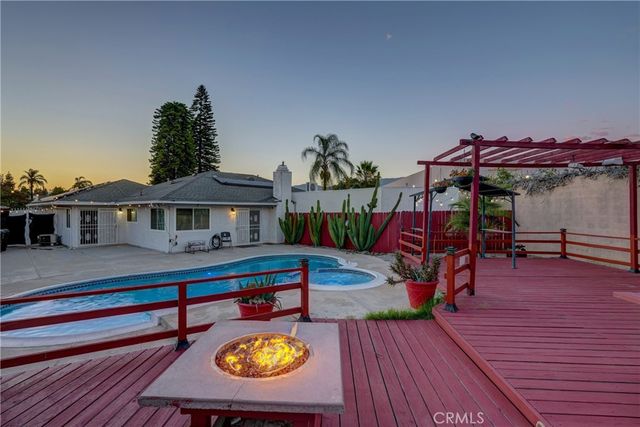 2204 Wilkie Dr, Pomona, CA 91767
