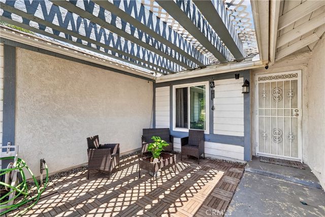 2204 Wilkie Dr, Pomona, CA 91767