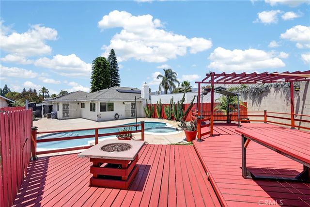 2204 Wilkie Dr, Pomona, CA 91767