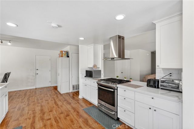 2204 Wilkie Dr, Pomona, CA 91767