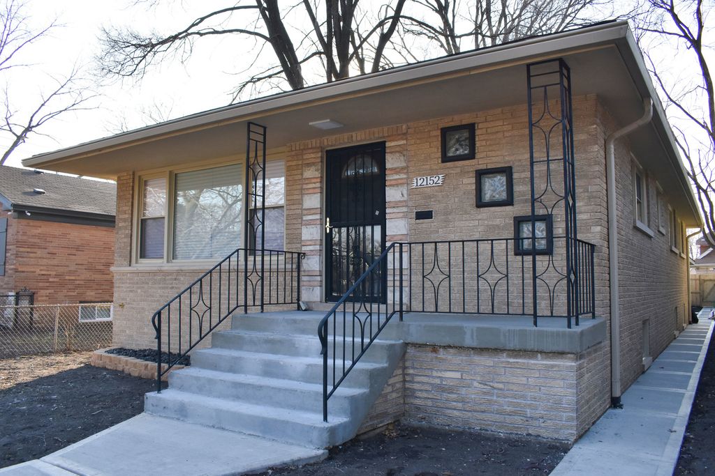 Image 1 of property listing at 12152 S Union Avenue, Chicago, IL 60628