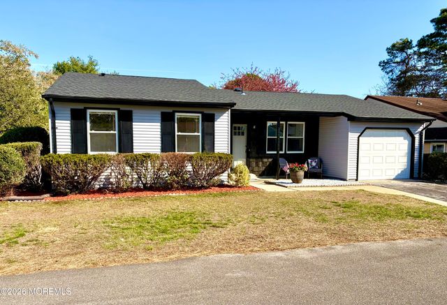 69 Chelsea Drive, Manchester, NJ 08759