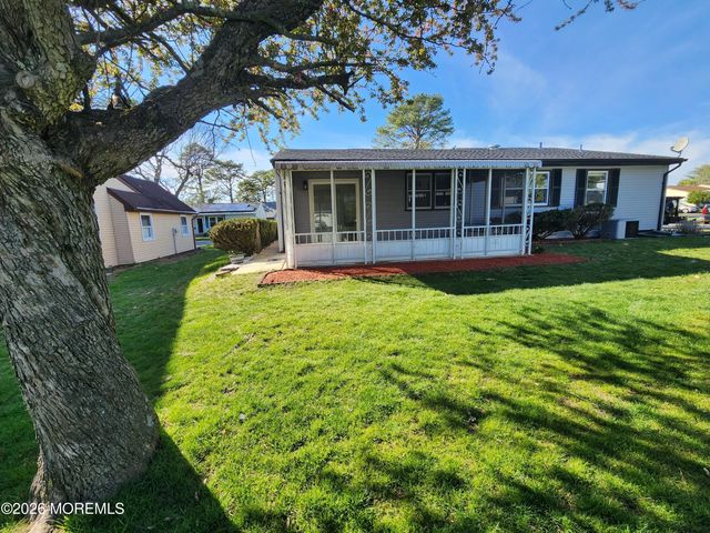 69 Chelsea Drive, Manchester, NJ 08759